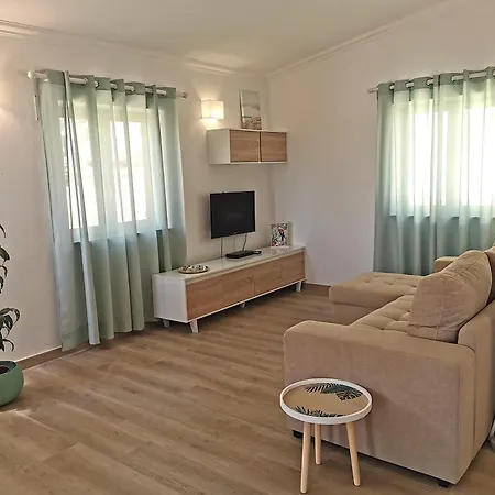 Apartment Espiche Near Da