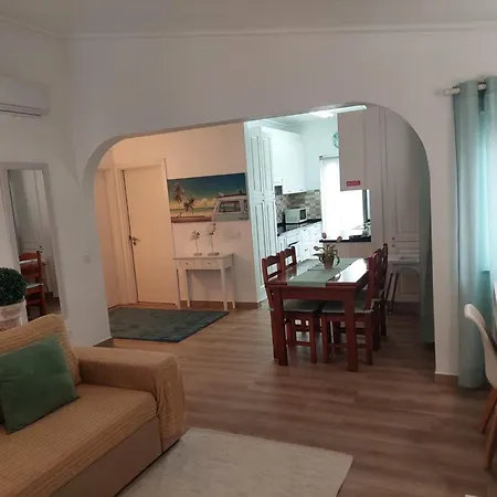 Apartment Espiche Near Da