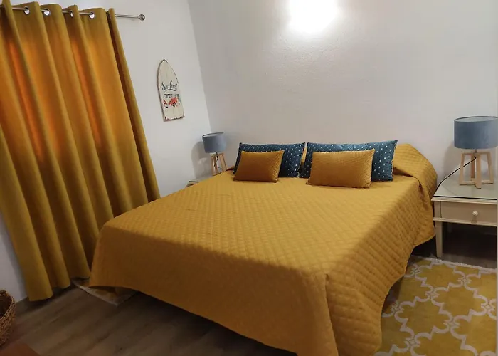 Apartamento Espiche Near Da