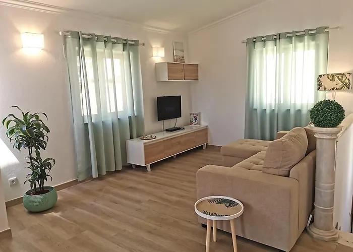 Apartamento Espiche Near Da